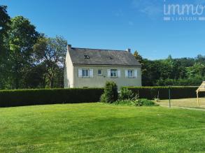 MAISON FAMILIALE DANS LE BOURG
