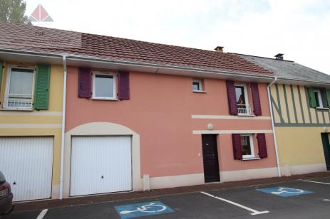 A ACCHETER CENTRE BEUZEVILLE, MAISON 4 CHAMBRES, GARAGE

