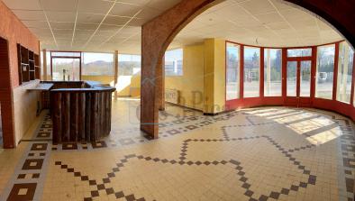 Local commercial � 1min de la A64
