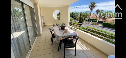 ACHAT - CANET EN ROUSSILLON - APPARTEMENT - 3 PIECES - 1EME ETAGE AVEC ASCENSSEUR - TERRASSE - PLACE