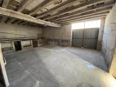 Grange � r�habiliter sur terrain de 1000 m�
