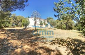 Villa de 250m� sur les hauteurs de l'Isle sur la Sorgue
