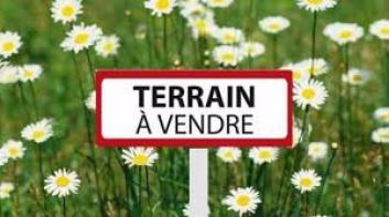 TERRAIN A BATIR PLAT AVEC BELLE DEPENDANCE AU CALME
