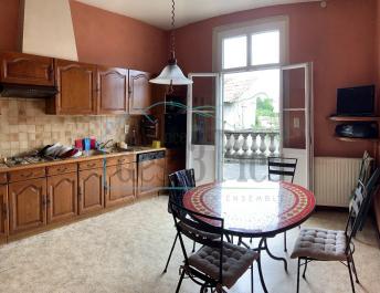 Maison de 3 �tages avec terrasse
