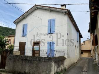 Maison � terminer de 4 chambres et terrain de 275 m2.
