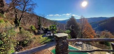 HAMEAU RENOV� AU CHARME INTIMISTE EN PLEIN COEUR DU PARC NATIONAL DES C�VENNES SUR 15 HA DE TERRAIN 