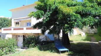 Coquette Maison �  AUBENAS, proche centre ville et tous services
