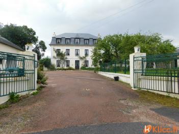 PROPRIETE avec GITES, DEPENDANCES, GARAGES A VENDRE BORD DE SEINE
