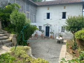 Maison 3 chambres sur terrain + 4 900m2.
