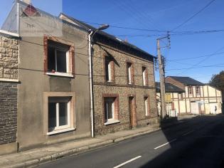 A vendre proche du centre de F�camp maison de ville avec garage
