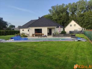 MAISON DE PLAIN PIED AVEC PISCINE

