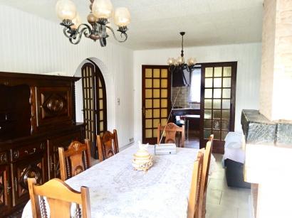 Maison avec beau potentiel 
