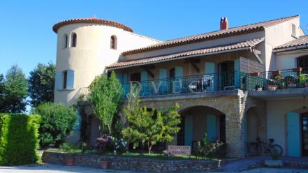 TENEMENT IMMOBILIER DE GRAND STANDING IDEALEMENT SITUEE EN DROME PROVENCALE A TRES FORT POTENTIEL CO