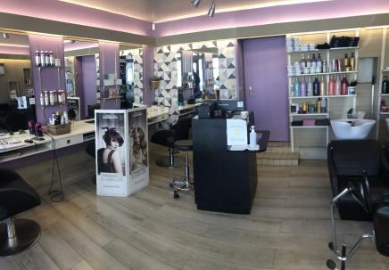 Fond de commerce salon de coiffure ville coti�re normande de renom 
