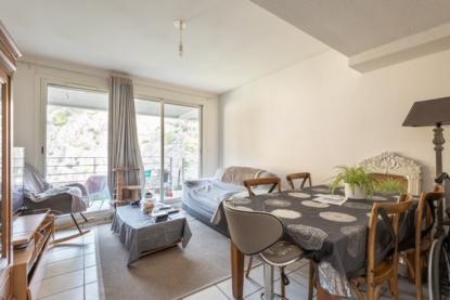 SETE APPARTEMENT T3 AVEC TERRASSE

