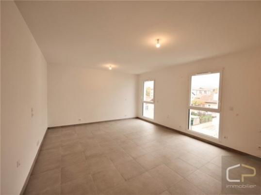 Studio  sur Ville la Grand 74100, emplacement tr�s  recherch� proche CEVA et douane �ligible PINEL
