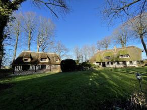 Chaumi�re de charme avec d�pendance et piscine sur 3600 m2 de jardin, � 14 kms de la mer, C�te d&apo