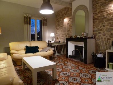 MAISON de VILLAGE ENTIEREMENT RENOVEE
