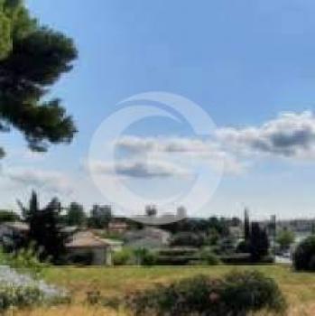 BOUZIGUES TERRAIN A BATIR

