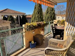 Montpellier La Pompignane - FF5 avec terrasse et 2 garages
