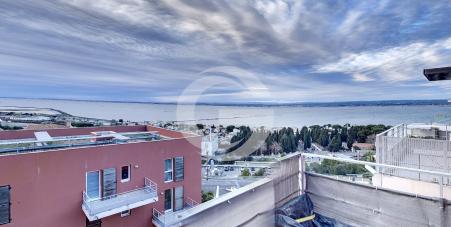 T2 SETE VUE MER ET ETANG
