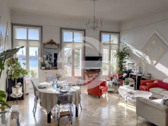 SETE QUAIS APPARTEMENT de 230m�. 
